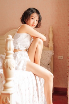 美女露出奶头扒开尿口无遮挡照片